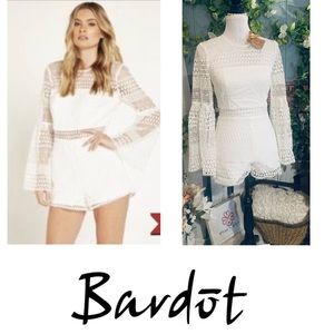 NWOT Bardot: Wedding Beach white Crochet Lace long bell sleeve shorts romper